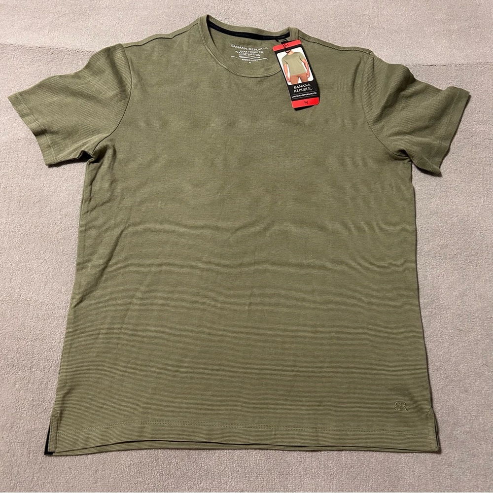 Banana Republic Luxe Touch Performance Tee 100% Cotton - Size M - Lot of 2 *NEW* - Picture 2 of 11
